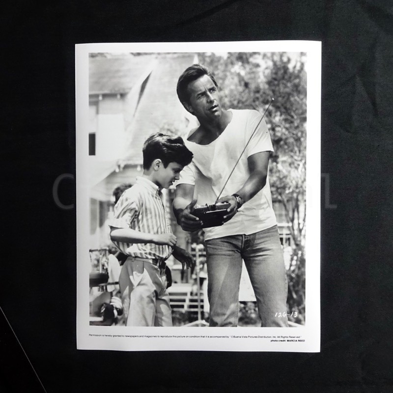 Paradise - Press Photo Movie Still Mary Agnes Donoghue Don Johnson Elijah Wood